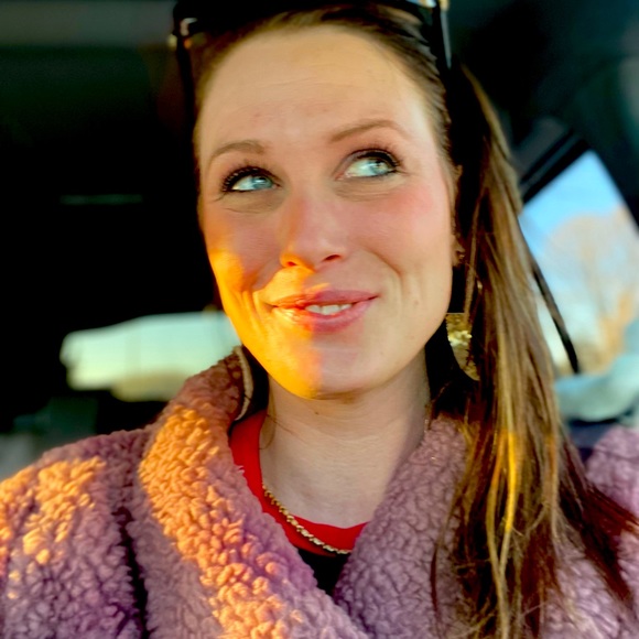 Meet your Posher - Picture 1 of 1